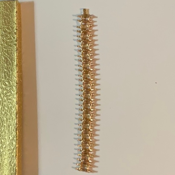 Avon 1972 Starflower Textured Sculptural Modernist Gold Toned Metal Bracelet - Picture 1 of 11